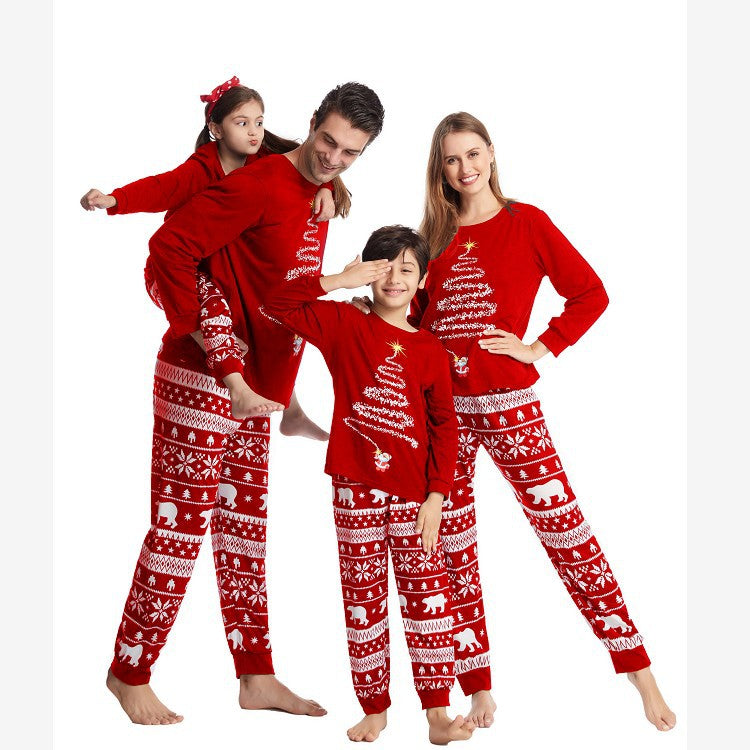 Créez des souvenirs magiques en famille avec notre pyjama de Noël assorti 🎄❤️